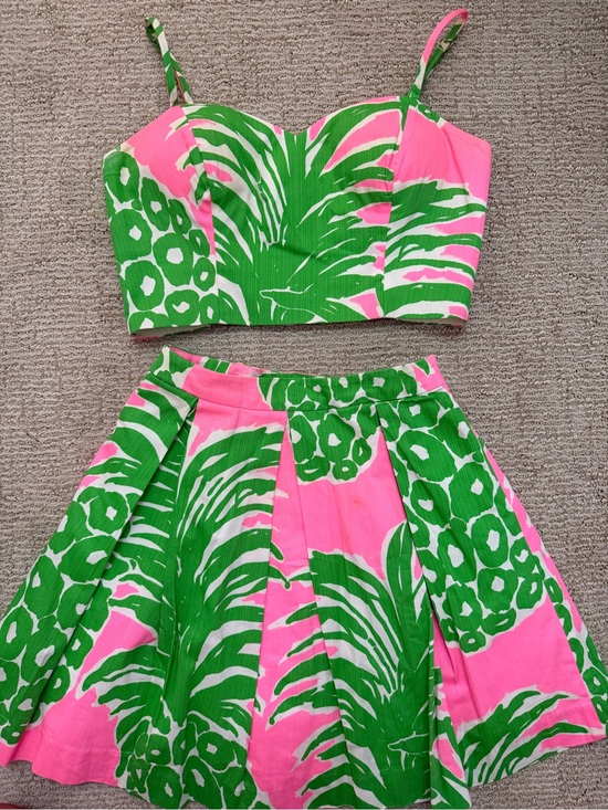 Lilly Pulitzer Dresses & Skirts - Lilly Pulitzer Pink & Green Tropical Print Pleated Skirt Set